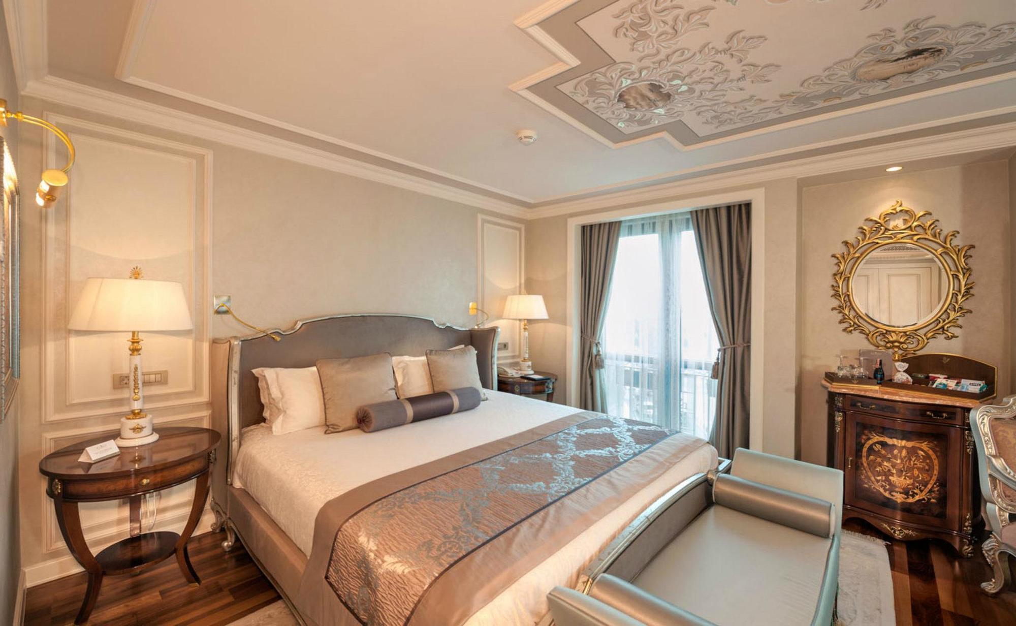 Готель Rixos Pera 5*